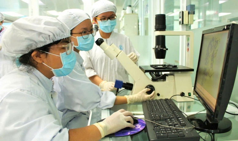 Tạo điều kiện để nữ trí thức tham gia nghiên cứu, phát triển KHCN