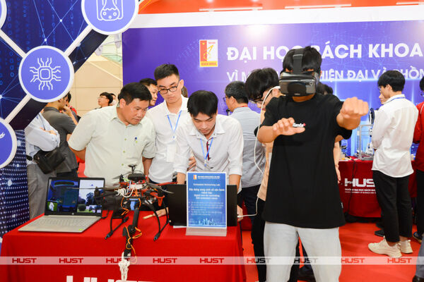 Việt Nam đặt mục tiêu có 100.000 sinh viên ICT tốt nghiệp mỗi năm