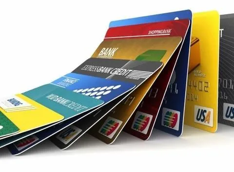 Cảnh giác với thủ đoạn mời chào mở thẻ tín dụng trên mạng xã hội